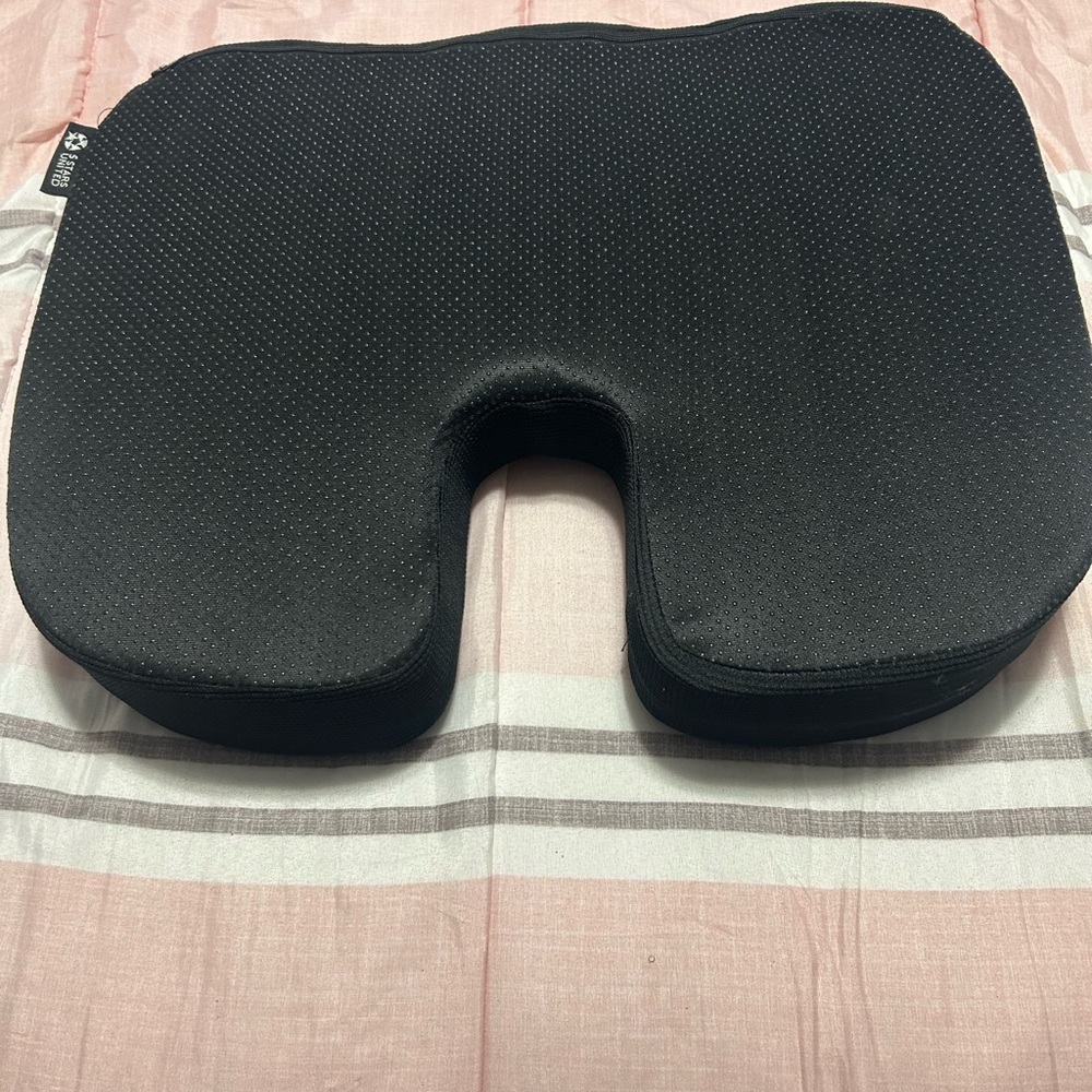 Ergonomic Black Seat Cushion-Pain Relief for Sciatica, Tailbone and Hip